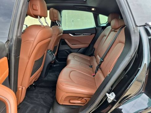 Used 2018 Maserati Levante AWD/4WD image 10