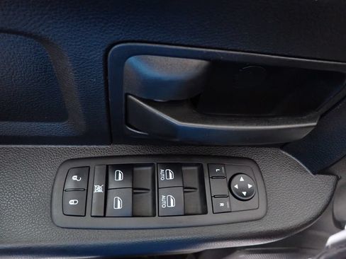 Used 2017 RAM 2500 Tradesman w/ Chrome Appearance Group AWD/4WD image 28
