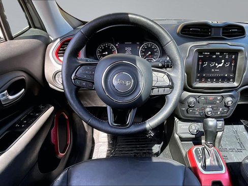 Certified 2022 Jeep Renegade Trailhawk w/ Sun/Sound Group AWD/4WD image 5