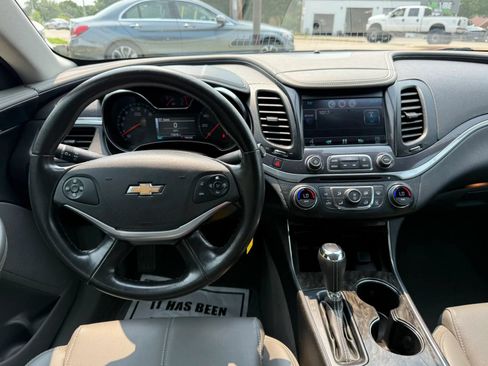 Used 2014 Chevrolet Impala LT FWD image 26