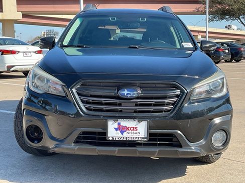 Used 2018 Subaru Outback 2.5i Limited image 3