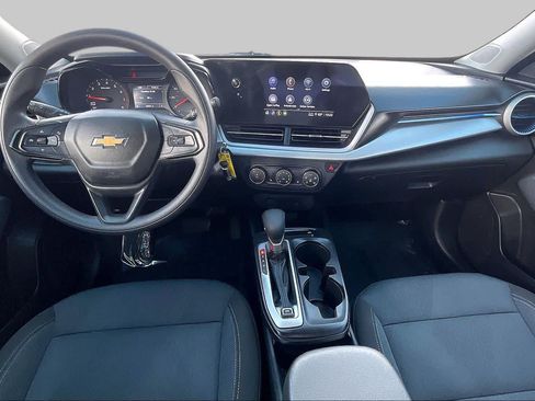 Used 2024 Chevrolet Trax LS w/ LS Convenience Package FWD image 14