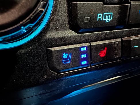 Used 2018 Ford F150 Lariat w/ Equipment Group 501A Mid AWD/4WD image 32