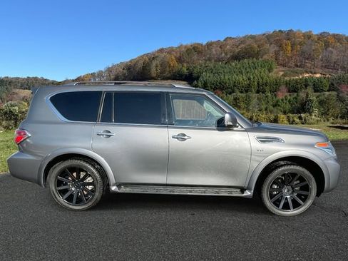 Used 2020 Nissan Armada SV image 8