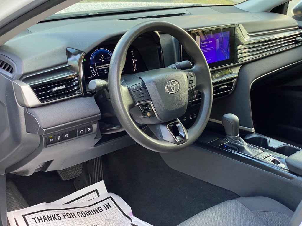 Used 2025 Toyota Camry LE FWD image 8