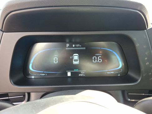 Used 2025 Hyundai Elantra Sport image 19