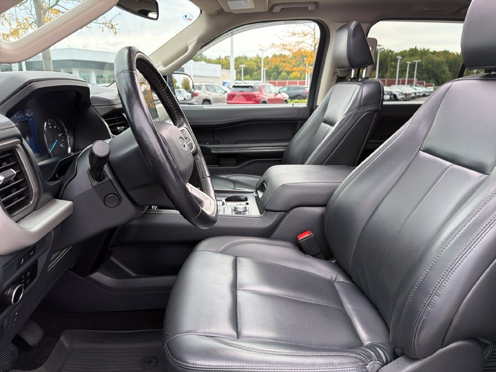 Used 2023 Ford Expedition XLT AWD/4WD image 10