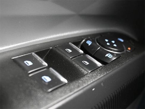 Used 2022 Ford Maverick XL image 27