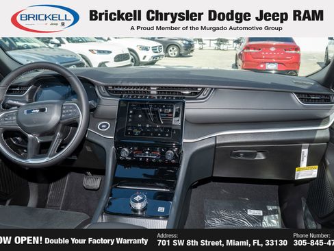 New 2025 Jeep Grand Cherokee L Altitude image 24