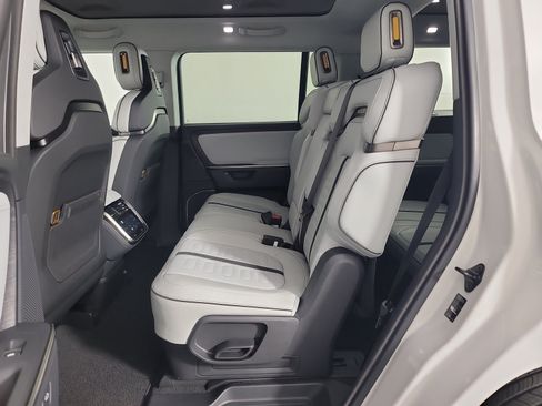 Used 2025 Rivian R1S Adventure AWD/4WD image 21