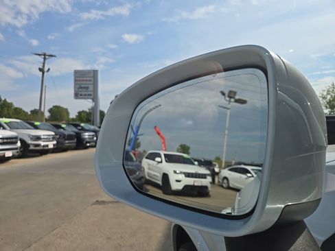 Used 2021 Volvo XC90 T6 Momentum image 28