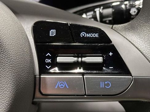 Used 2023 Hyundai Elantra SEL image 27