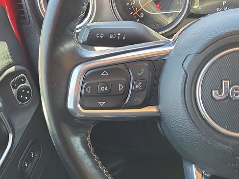 Used 2020 Jeep Wrangler Unlimited Sahara AWD/4WD image 18
