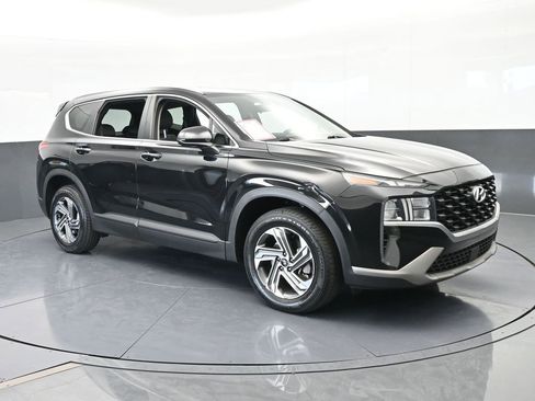 Used 2023 Hyundai Santa Fe SE image 8