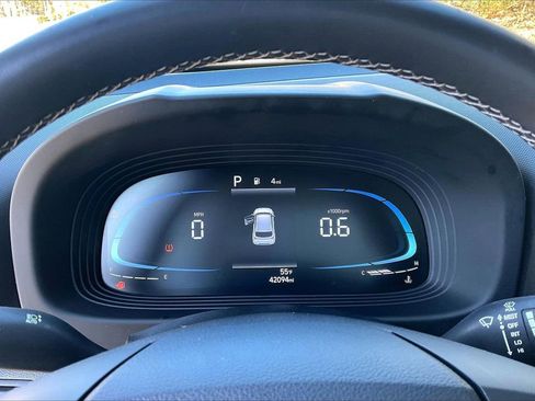 Used 2023 Hyundai Venue SEL w/ Cargo Package image 10