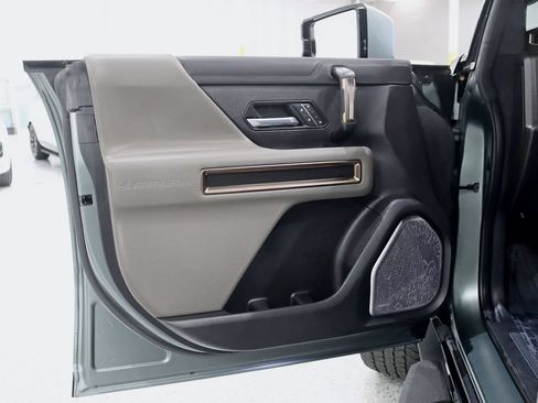 Used 2024 GMC Hummer EV 3X AWD/4WD image 37