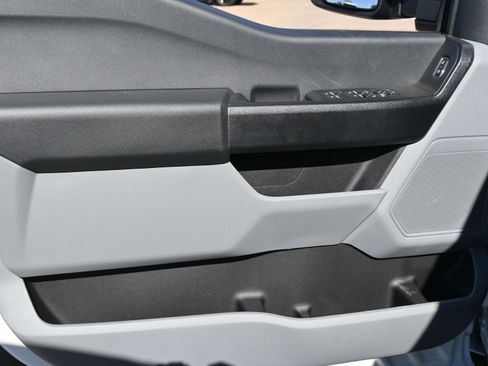 New 2026 Ford F550 4x4 Supercab Super Duty image 24