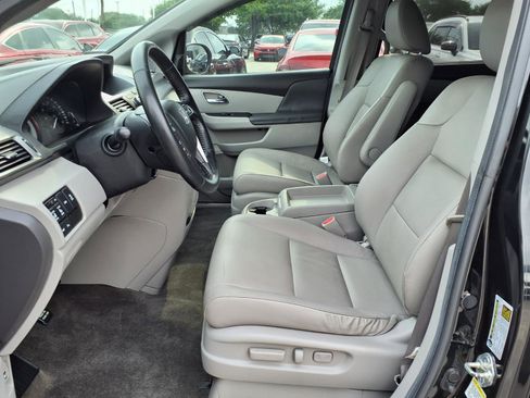 Used 2014 Honda Odyssey Touring Elite image 18