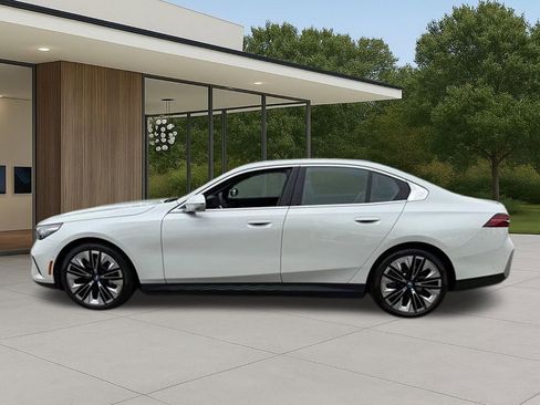 Used 2025 BMW i5 xDrive40 w/ Premium Package AWD/4WD image 13