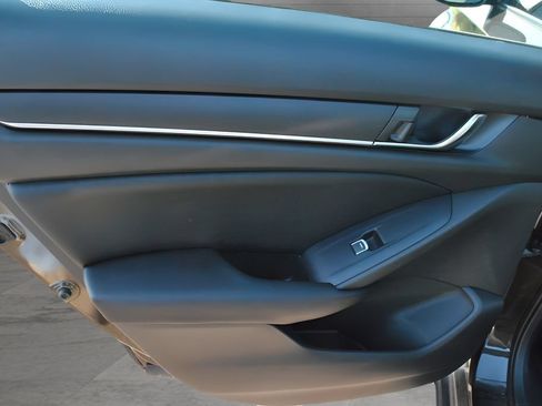 Certified 2018 Honda Accord EX image 7