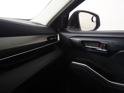 Used 2022 Toyota Highlander XLE image 33