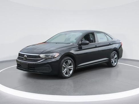 Used 2024 Volkswagen Jetta SE FWD image 1