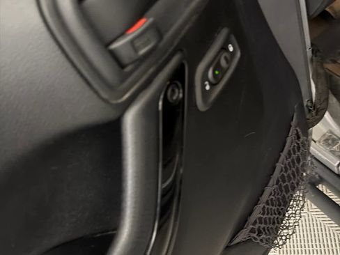 Used 2015 Jeep Wrangler Unlimited Sahara image 23