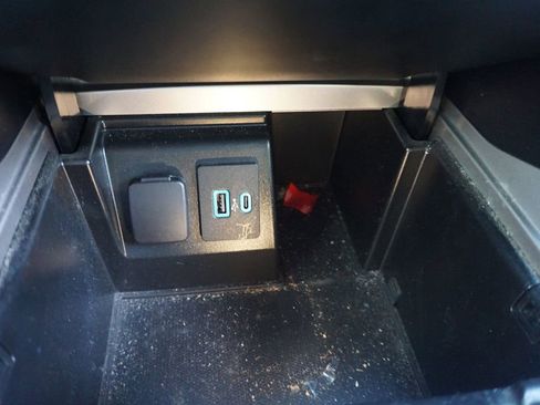 Used 2020 Ford Explorer XLT w/ Equipment Group 202A image 13