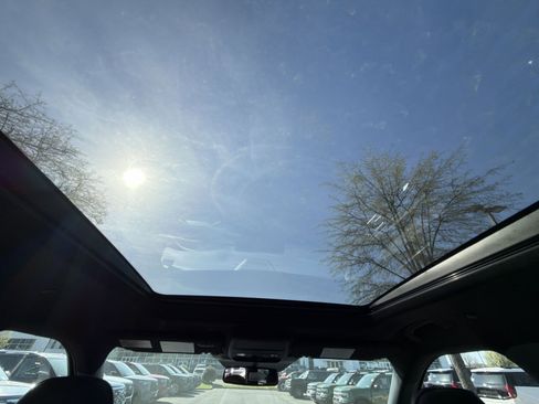 New 2026 Ford Explorer Platinum image 29