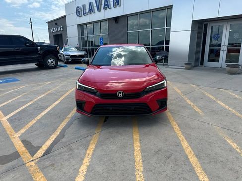 Used 2022 Honda Civic Sport image 2