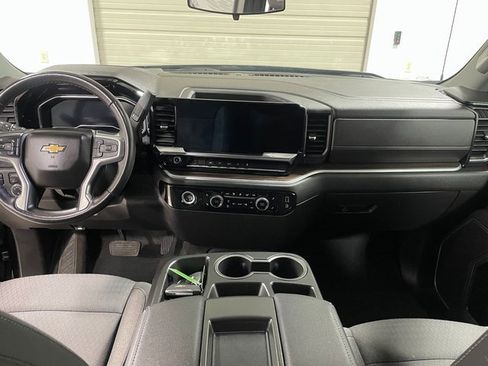 Used 2022 Chevrolet Silverado 1500 LT image 13