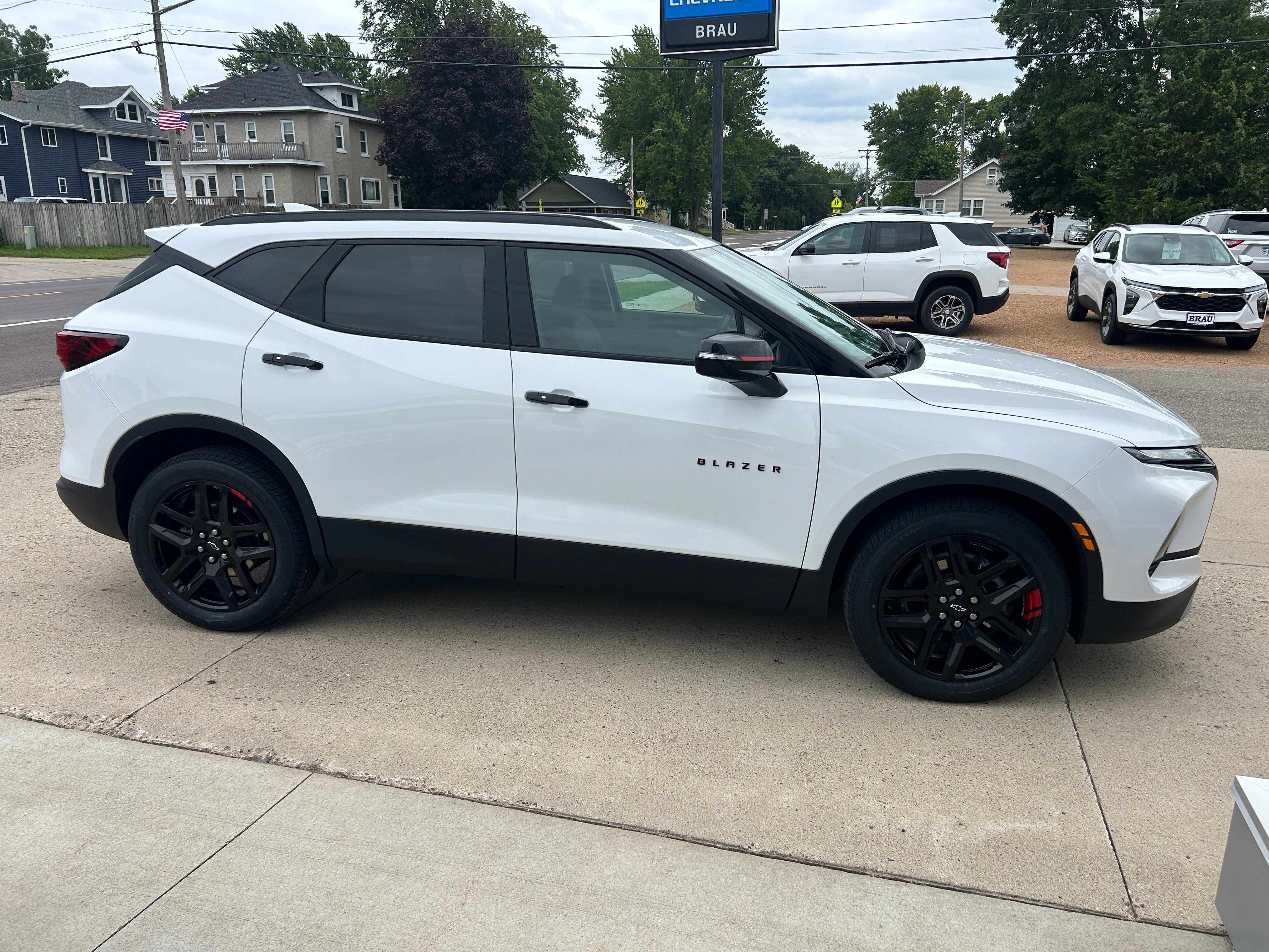 Used 2024 Chevrolet Blazer LT w/ Redline Edition AWD/4WD image 5