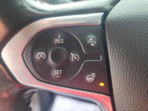Used 2022 Chevrolet Traverse Premier AWD/4WD image 30
