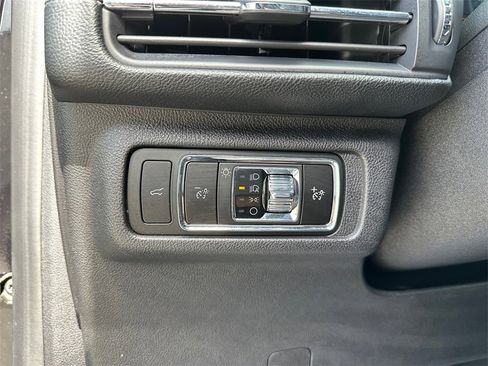 Used 2025 Lincoln Corsair FWD w/ Equipment Group 101A image 31