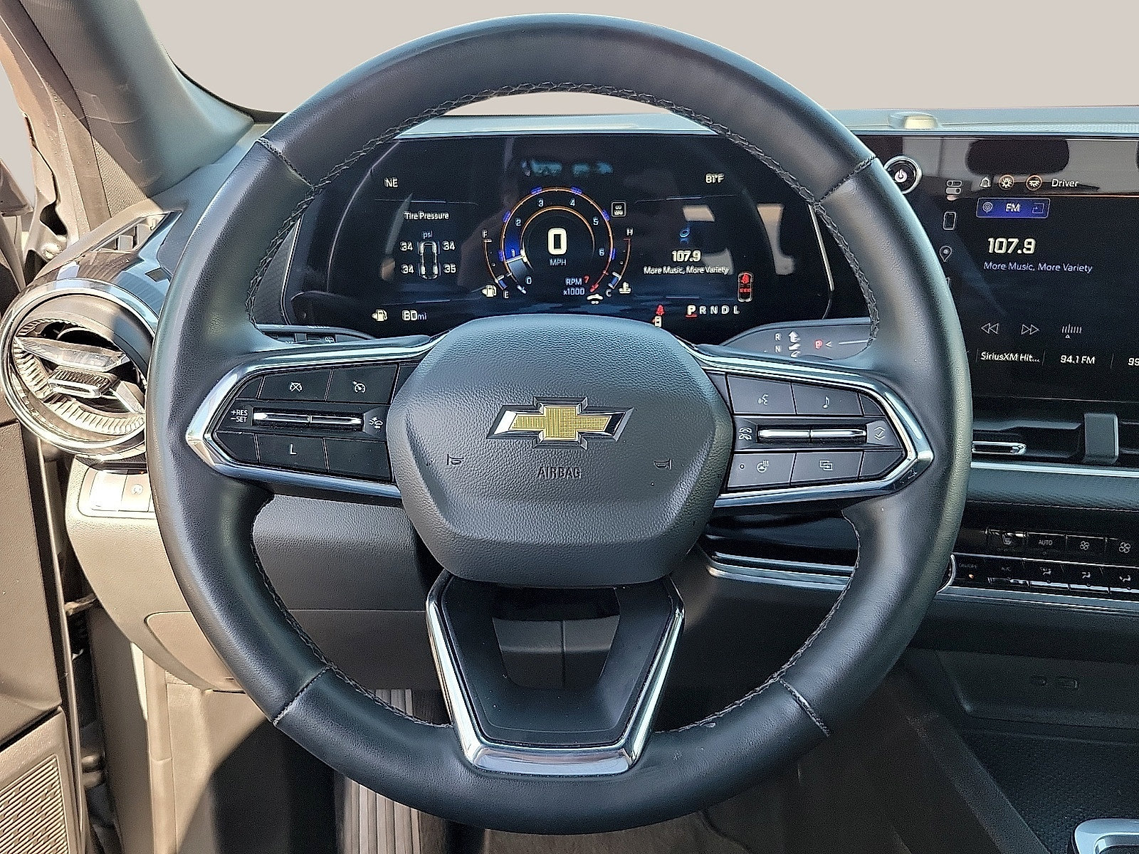 Used 2025 Chevrolet Equinox LT w/ Convenience Package II FWD image 19