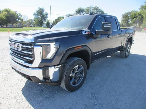 New 2026 GMC Sierra 2500 SLE w/ SLE Value Package; image 12