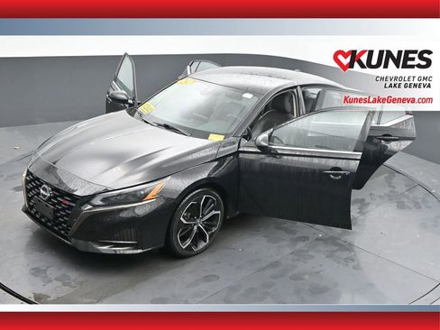 Used 2024 Nissan Altima 2.5 SR image 50