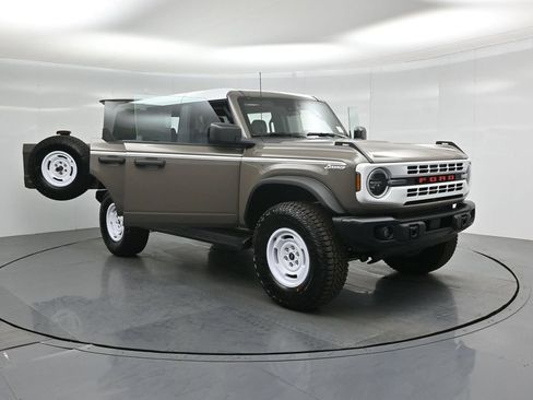 Certified 2026 Ford Bronco Heritage Edition AWD/4WD image 31