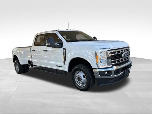 Used 2024 Ford F350 XLT w/ FX4 Off-Road Package AWD/4WD image 2