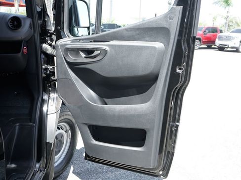 Used 2019 Mercedes-Benz Sprinter 2500 w/ Acoustic Package image 37