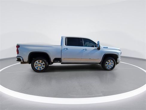 Used 2024 Chevrolet Silverado 2500 High Country w/ Technology Package image 9