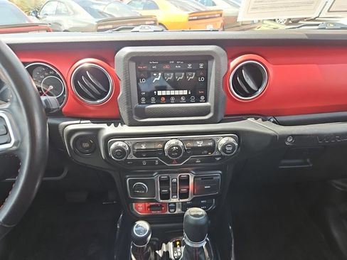 Used 2021 Jeep Wrangler Unlimited Rubicon AWD/4WD image 32