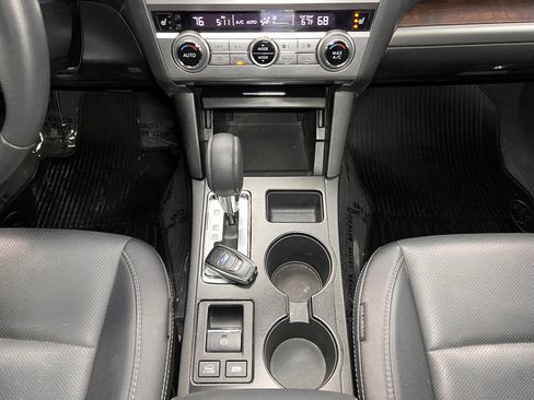 Used 2017 Subaru Outback 2.5i Limited image 14