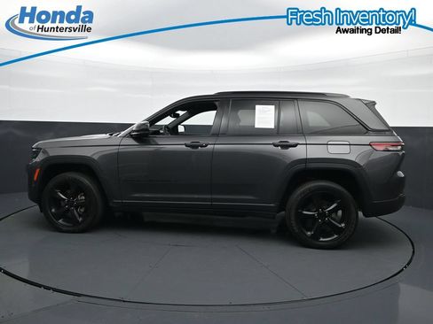 Used 2023 Jeep Grand Cherokee Altitude AWD/4WD image 6