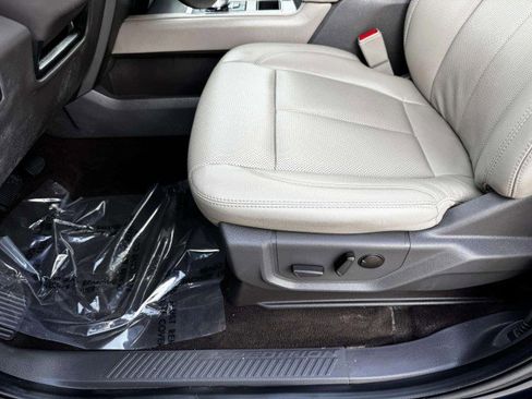 Used 2021 Ford Expedition XLT image 19