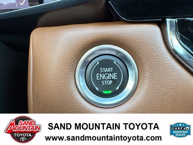 Used 2023 GMC Canyon AT4 w/ AT4 Premium Package AWD/4WD image 19