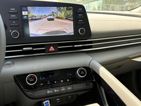 New 2026 Hyundai Elantra Hybrid FWD image 50
