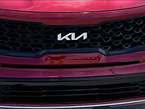 Used 2022 Kia Sorento S FWD image 32