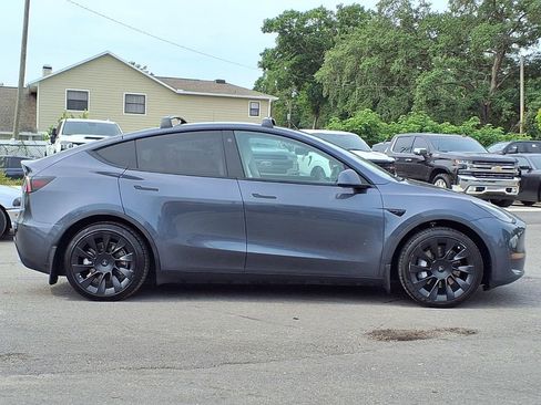 Used 2022 Tesla Model Y Long Range AWD/4WD image 8