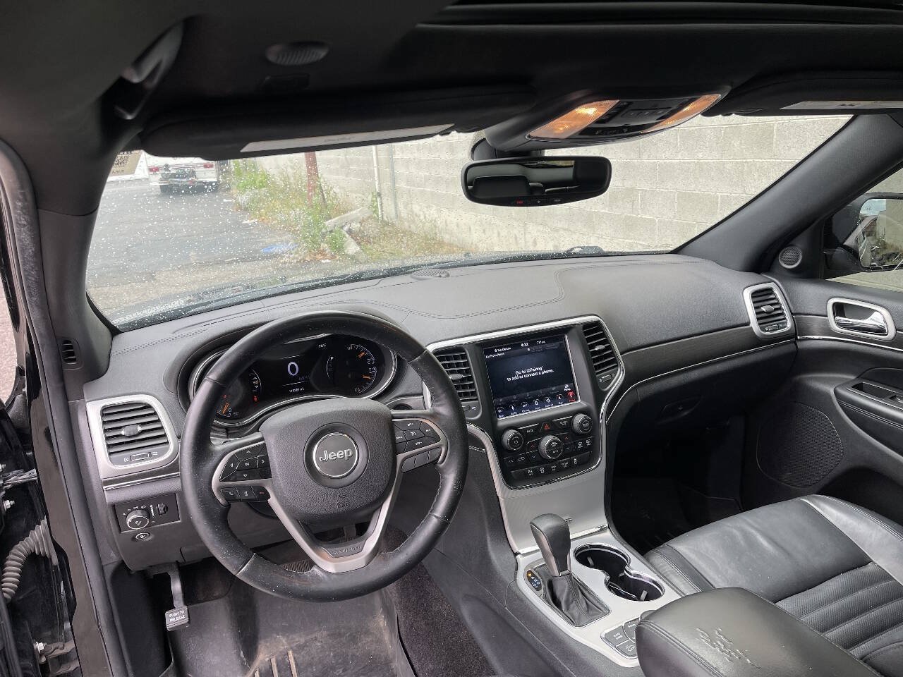 Used 2018 Jeep Grand Cherokee Limited AWD/4WD image 12